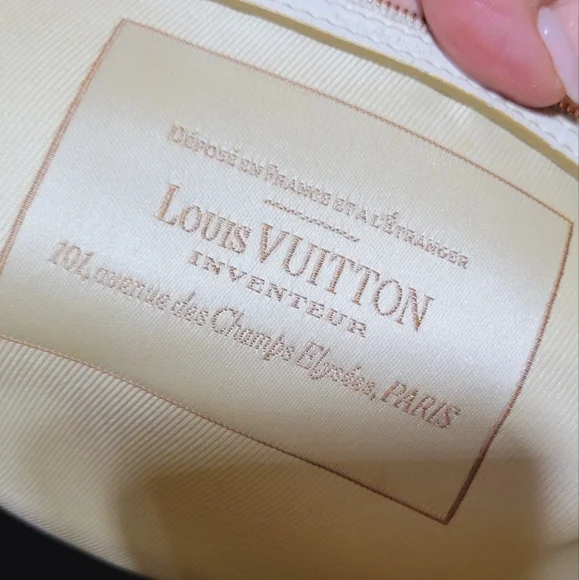 Authentic Louis Vuitton Monogram Blanc Sabbia MM - Picture 3 of 16